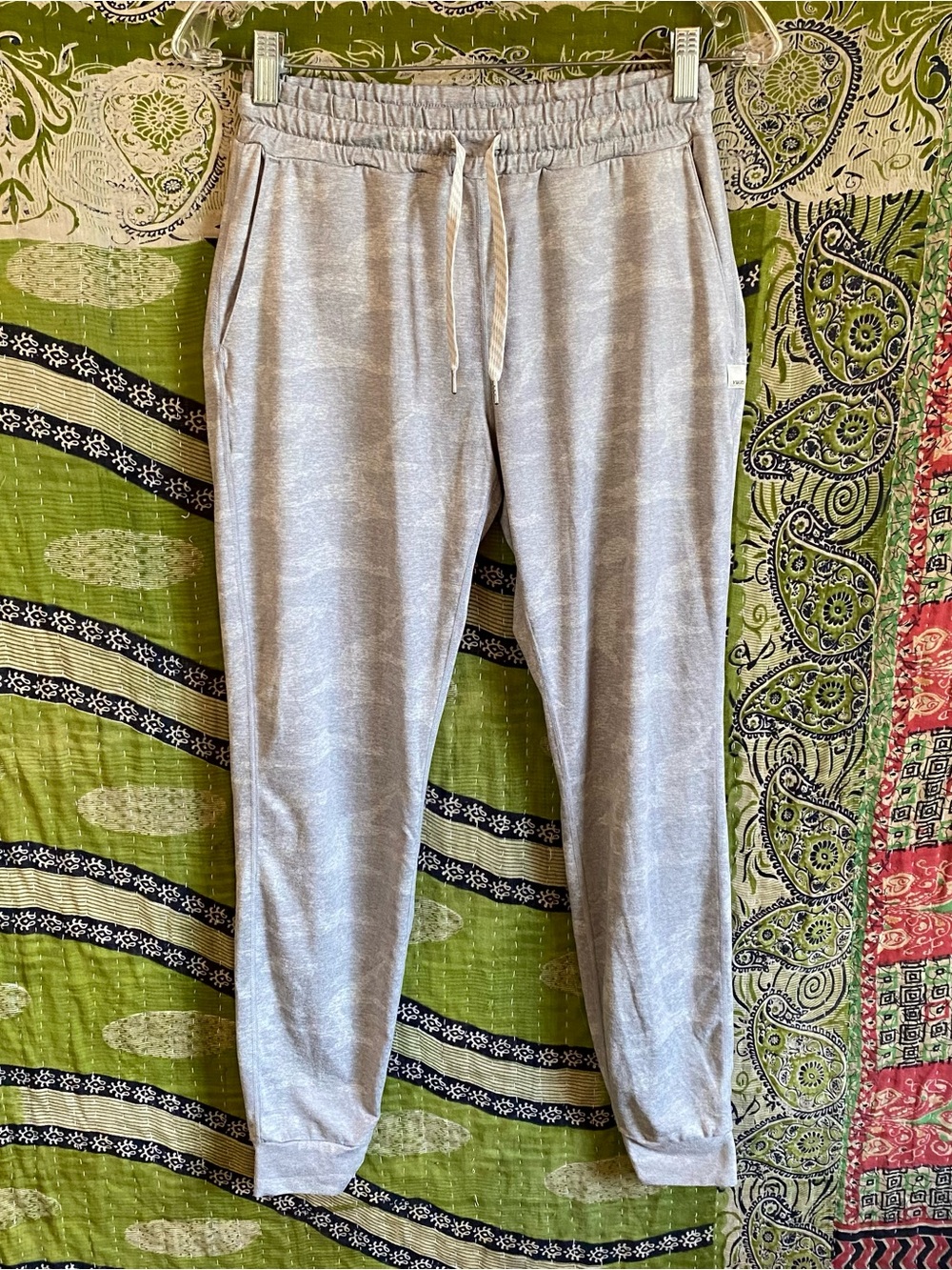 Vuori Gray Camouflage Performance DreamKnit Jogger Extra Extra Small Athleisure - Picture 2 of 15